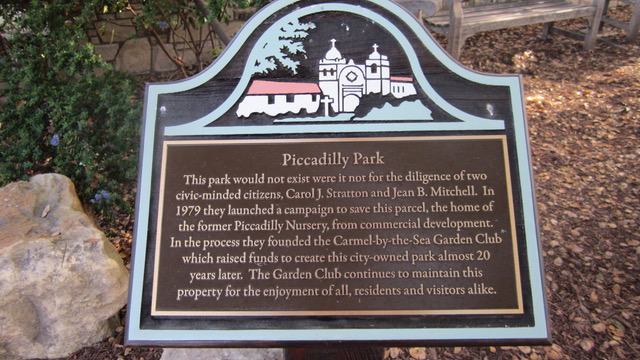 Piccadilly Park signage